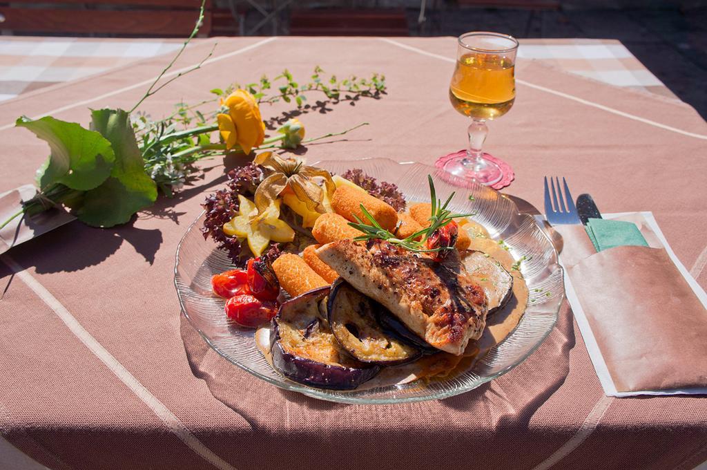 Hotel - Restaurant Kastanienhof Lauingen Екстериор снимка