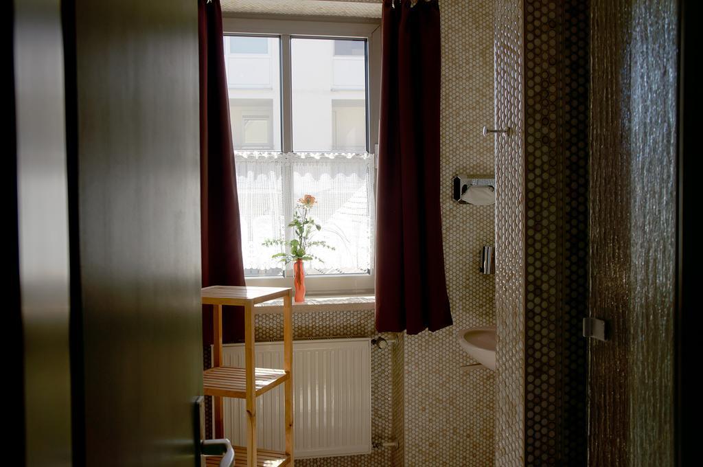 Hotel - Restaurant Kastanienhof Lauingen Стая снимка
